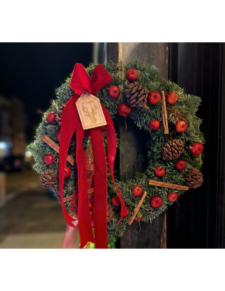 Ghirlanda Natale Artigianale con Mele Rosse, Pigne e Fiocco in Velluto Rosso (Red Classic)